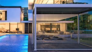 Glass & Aluminium Pivot Doors