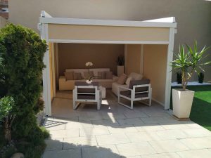 Retractable Drop Screens 23 Retractable Drop Screens